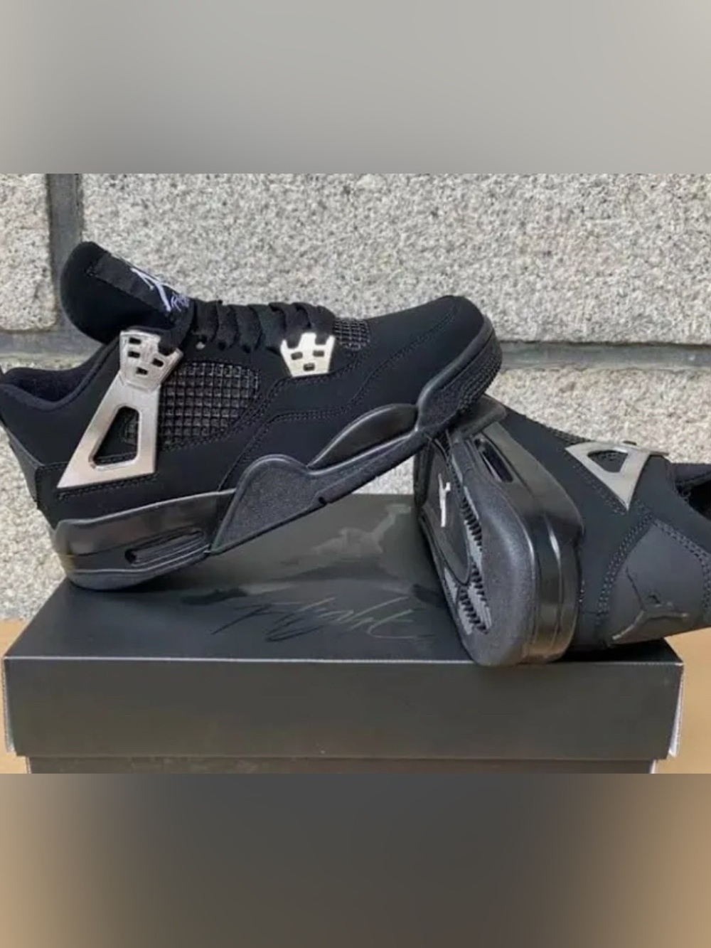 AIR JORDAN 4 Black with Chrome Accent Men Size 12.  Excellent Shape, Worn Twice - Picture 4 of 9